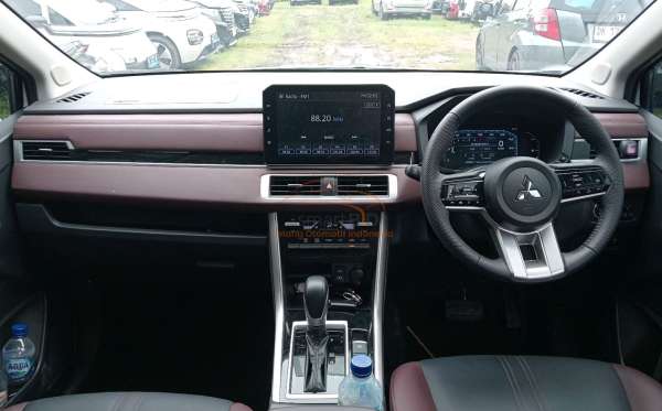 MITSUBISHI XPANDER CROSS 1.5 L