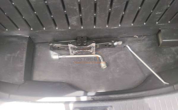 NISSAN GRAND LIVINA XV