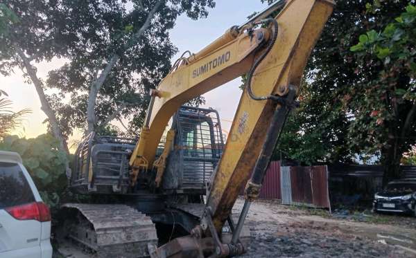 SUMITOMO EXCAVATOR SH130LF-6