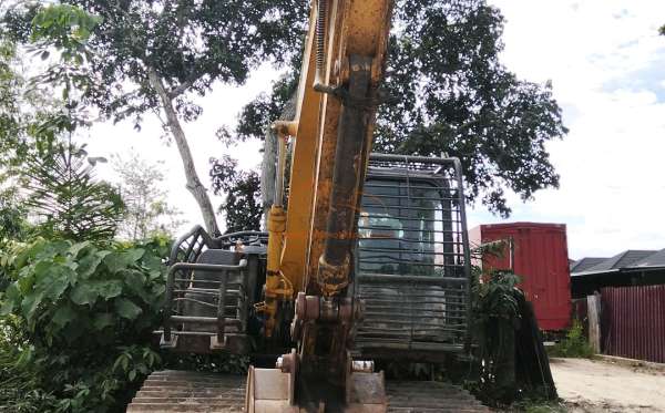 SUMITOMO EXCAVATOR SH130LF-6