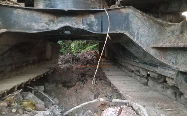 SUMITOMO EXCAVATOR SH130LF-6