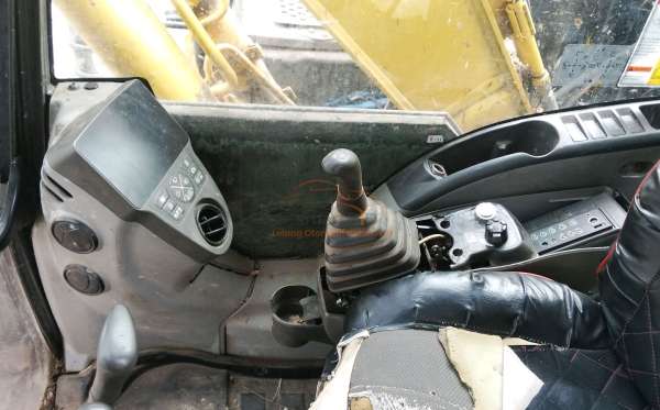 SUMITOMO EXCAVATOR SH130LF-6