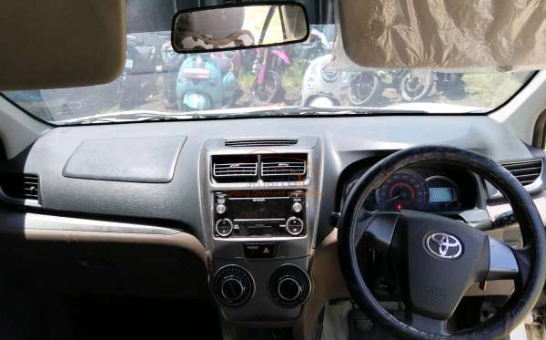 TOYOTA AVANZA