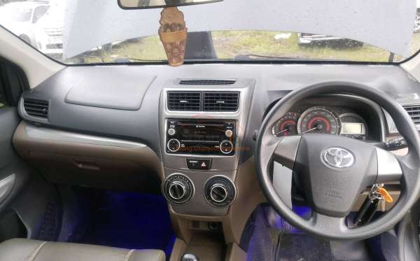 TOYOTA AVANZA 1.3 G