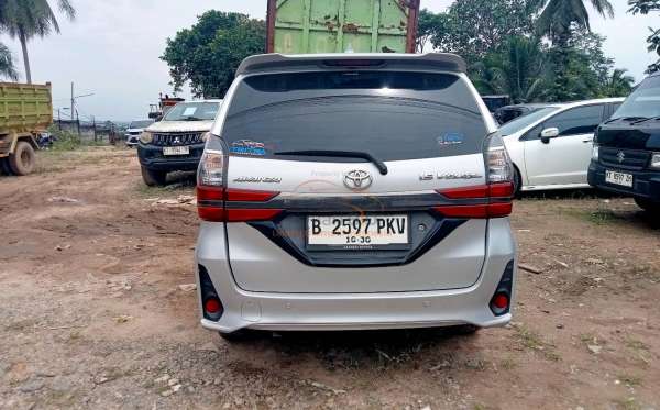 TOYOTA AVANZA VELOZ