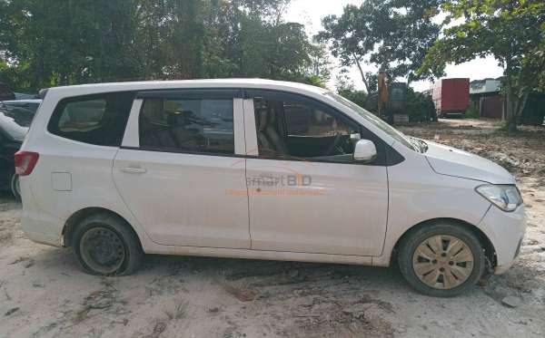 WULING CONFERO
