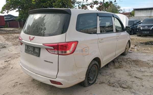 WULING CONFERO
