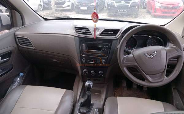 WULING CONFERO