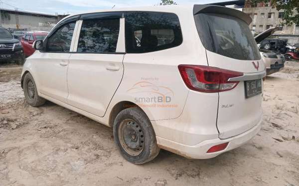 WULING CONFERO