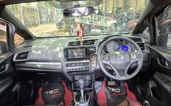 HONDA JAZZ GK5 1.5 RS