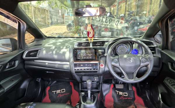 HONDA JAZZ GK5 1.5 RS