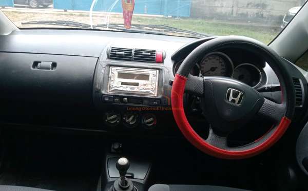 HONDA  JAZZ  GD3 1.5 IDSI MT