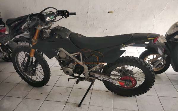 KAWASAKI KLX 150