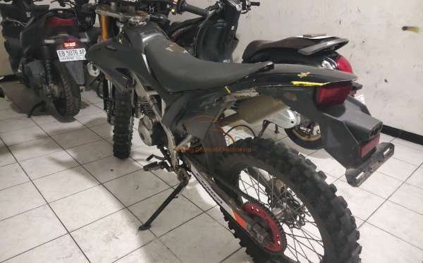 KAWASAKI KLX 150
