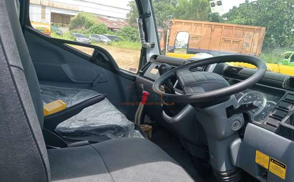 MITSUBISHI CANTER FE 74