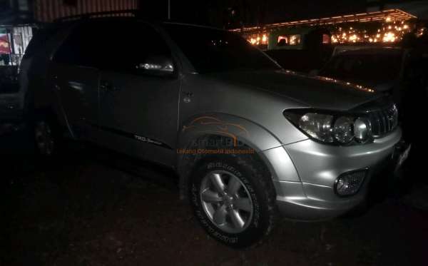 TOYOTA FORTUNER 2.5G AT