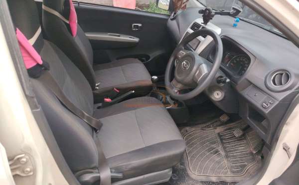 DAIHATSU AYLA 1.0 X
