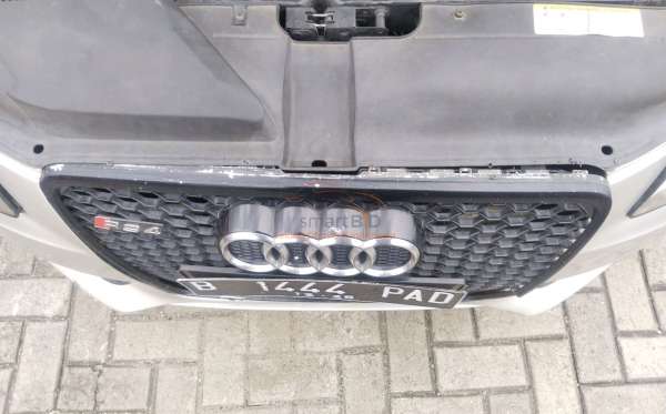 AUDI  A4 1.8  AT