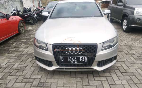 AUDI  A4 1.8  AT