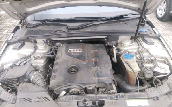 AUDI  A4 1.8  AT