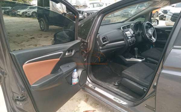 HONDA JAZZ GK5 1.5 RS