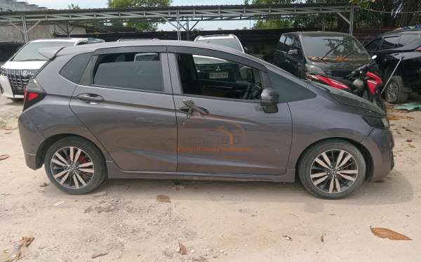 HONDA JAZZ GK5 1.5 RS