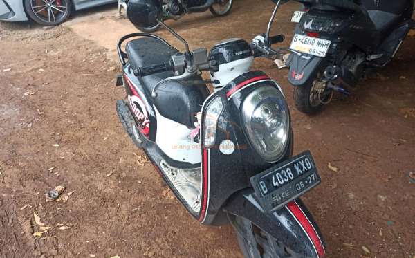 HONDA SCOOPY CW