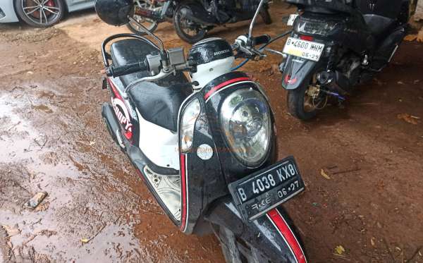 HONDA SCOOPY CW