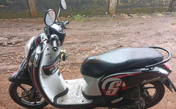 HONDA SCOOPY CW