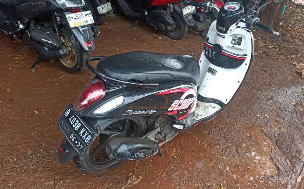 HONDA SCOOPY CW