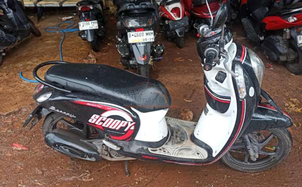 HONDA SCOOPY CW