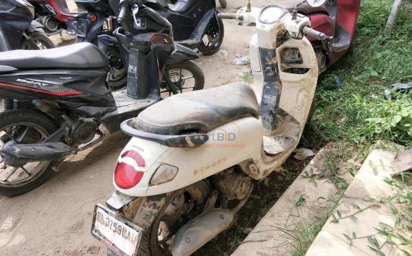 HONDA SCOOPY PRESTIGE