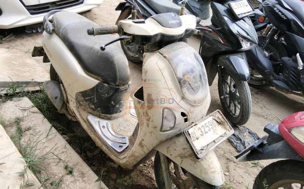 HONDA SCOOPY PRESTIGE
