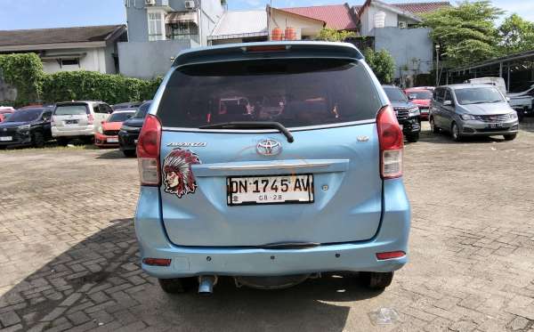 TOYOTA AVANZA
