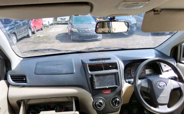 TOYOTA AVANZA