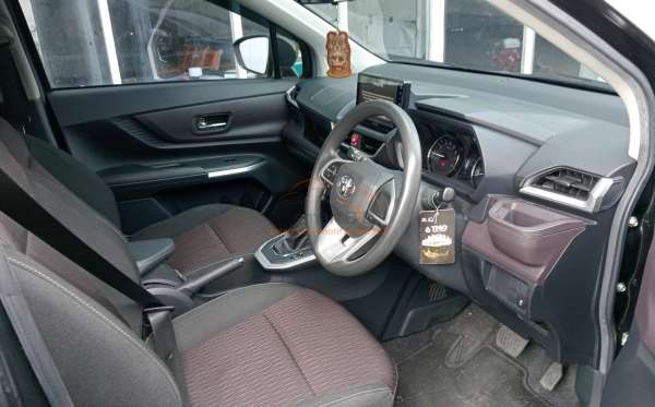 TOYOTA AVANZA 1.5 G
