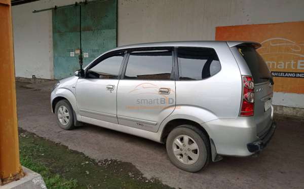 TOYOTA AVANZA