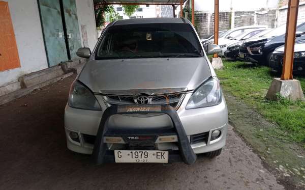 TOYOTA AVANZA