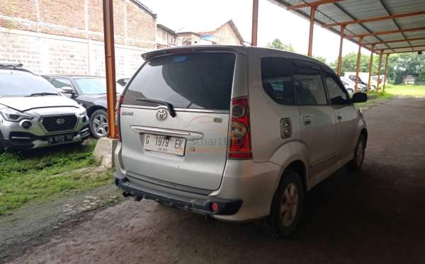 TOYOTA AVANZA