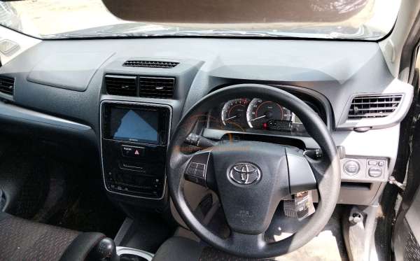 TOYOTA AVANZA