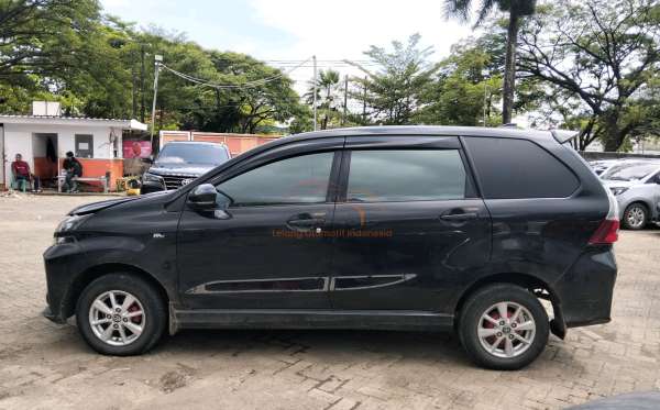 TOYOTA AVANZA