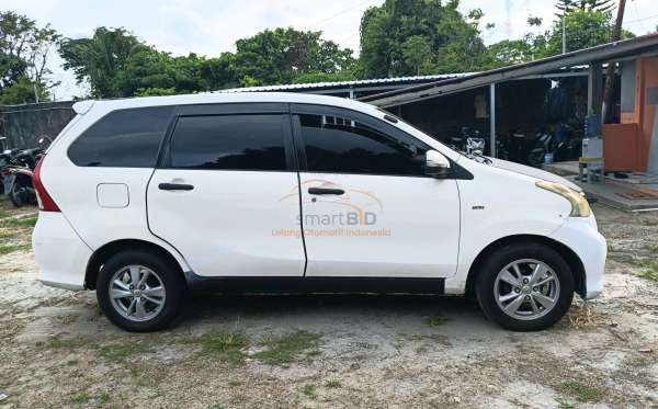 TOYOTA AVANZA
