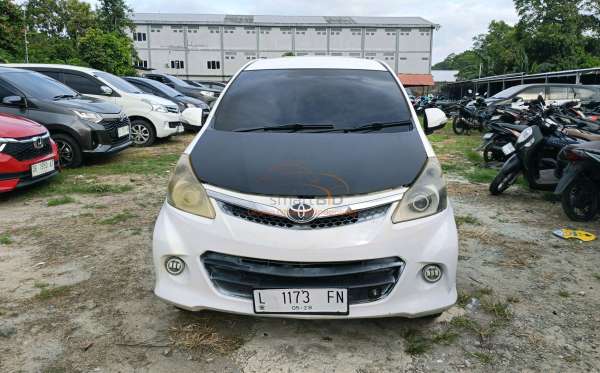 TOYOTA AVANZA