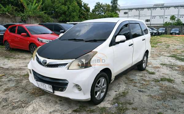 TOYOTA AVANZA