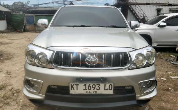 TOYOTA FORTUNER 2.5G AT