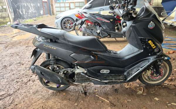 YAMAHA NMAX
