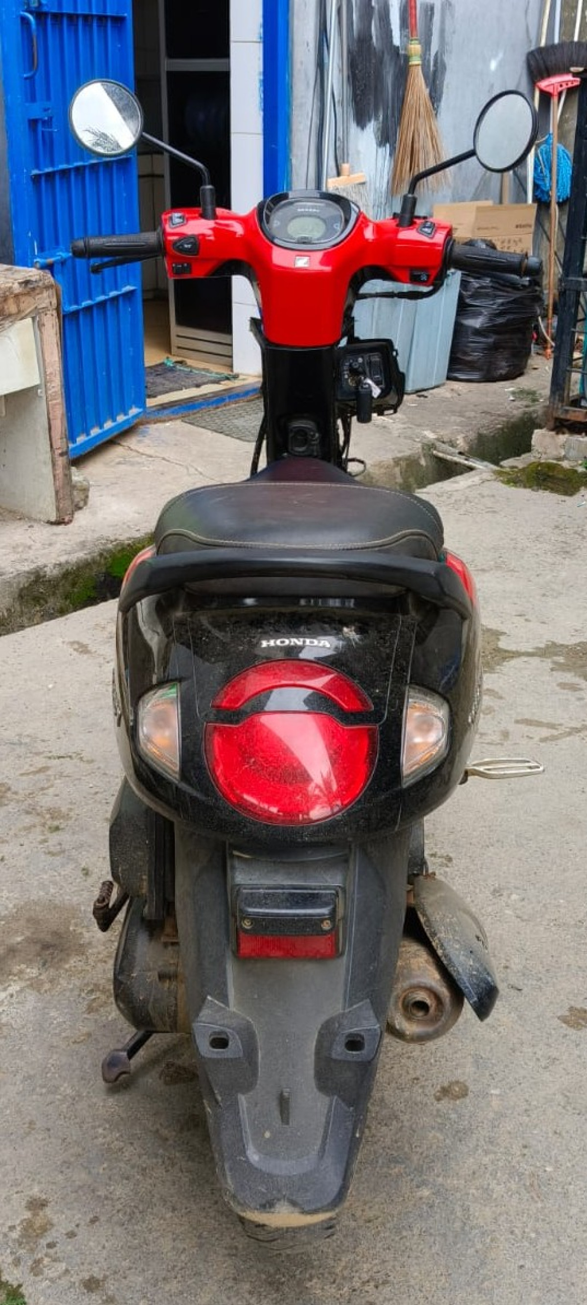 HONDA SCOOPY SPORTY