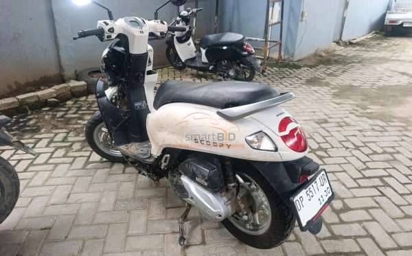 HONDA SCOOPY PRESTIGE