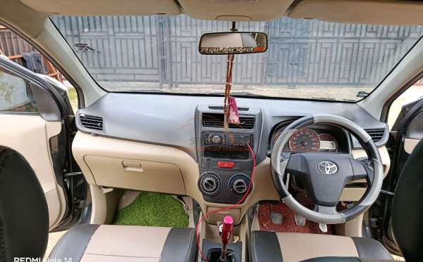 TOYOTA  AVANZA  1.3 G