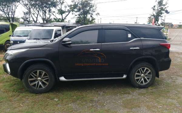 TOYOTA FORTUNER 2.4 VRZ